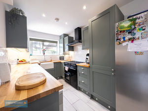 KITCHEN- click for photo gallery